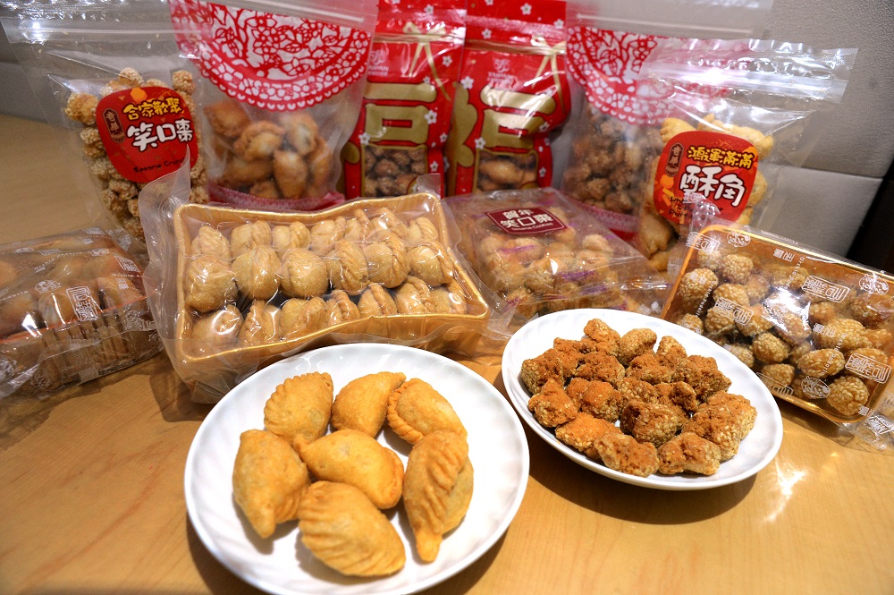 煎堆、笑口棗、油角等全都屬高脂肪、高糖份、高膽固醇食品,只建議少量進食,並配綠茶一齊進食。資料圖片