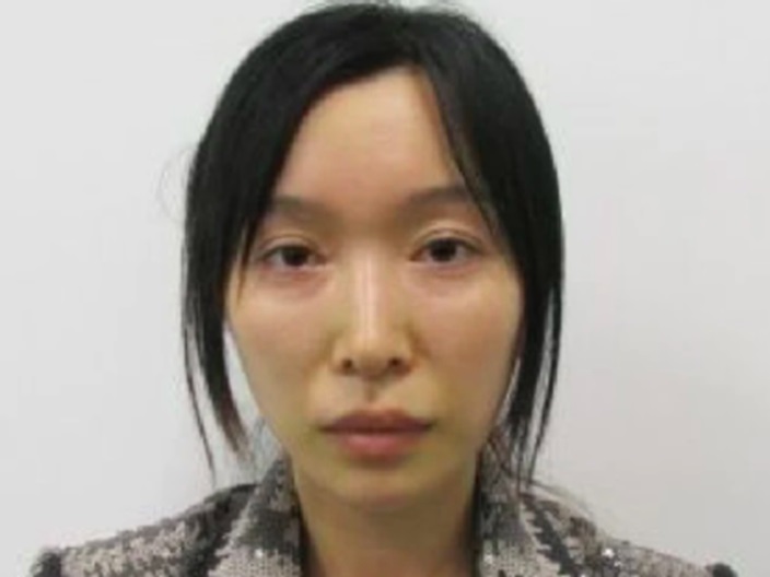 墨爾本華人時裝設計師邱善蓮因被控走私毒品而被通緝。