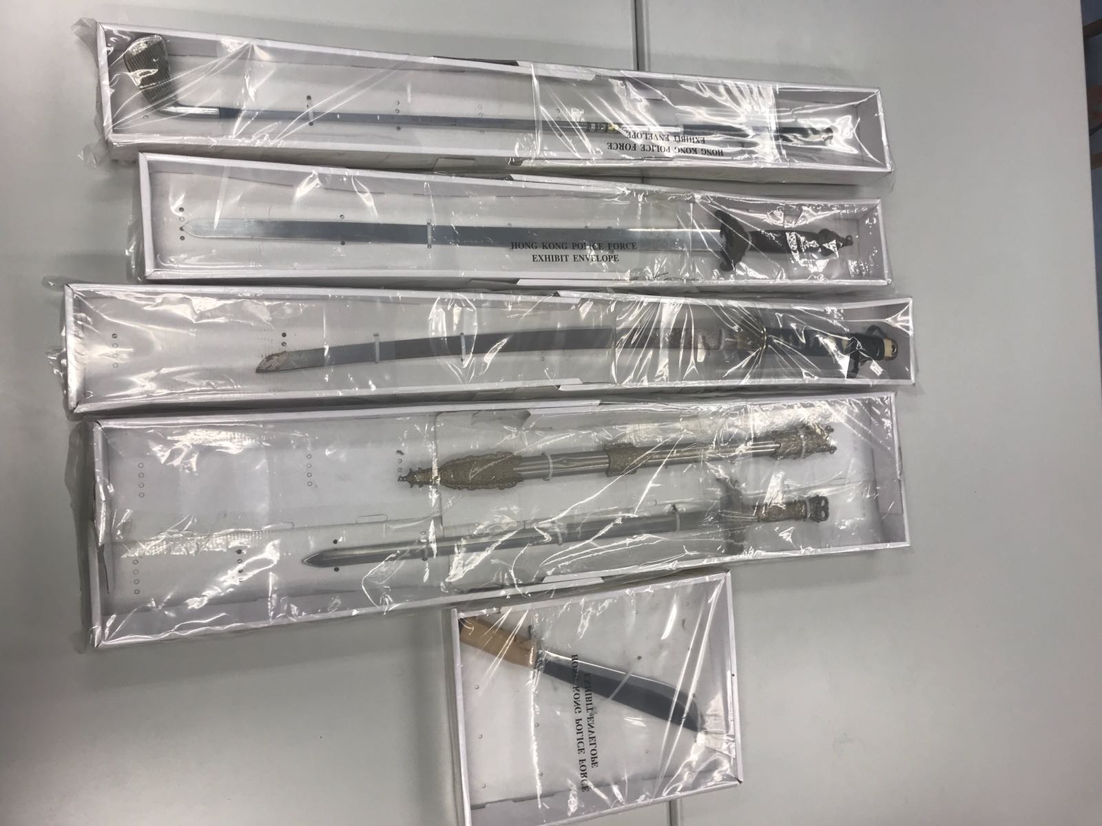 行動中檢獲的攻擊性武器。