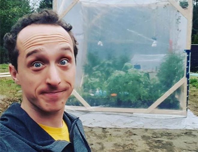 科學家進行怪實驗以喚起世人對環保的關注。Kurtis Baute Instagram