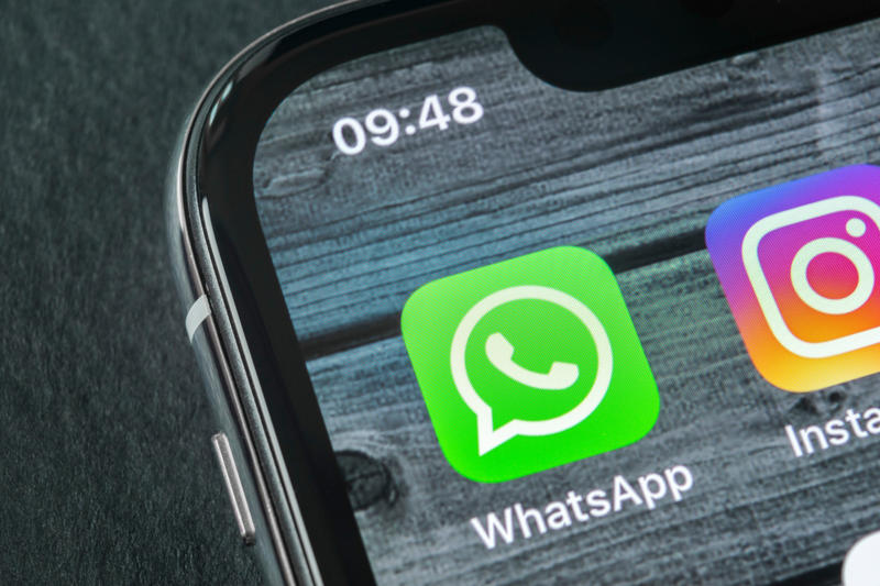 Whatsapp更新了三大新功能,包括「私下回覆」、编辑照片可加贴图、以及即将推出的指纹及Face
ID登入。