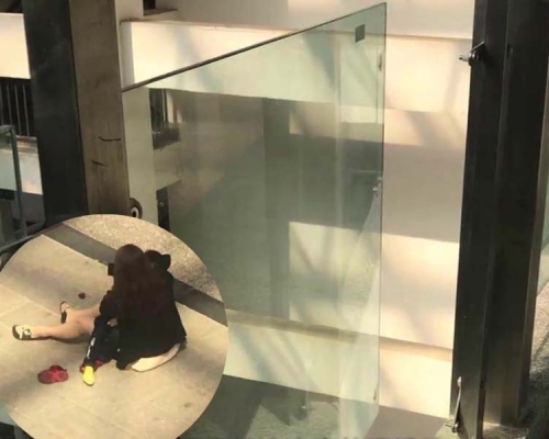 疑走廊玻璃護欄鬆脫 5歲男童倚靠墮下亡