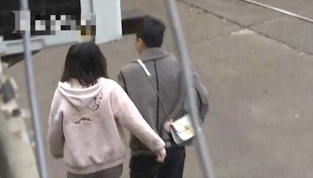 正當民警準備去找疑犯進行調查時,小薇卻說要帶疑犯一起過來撤案。網上圖片