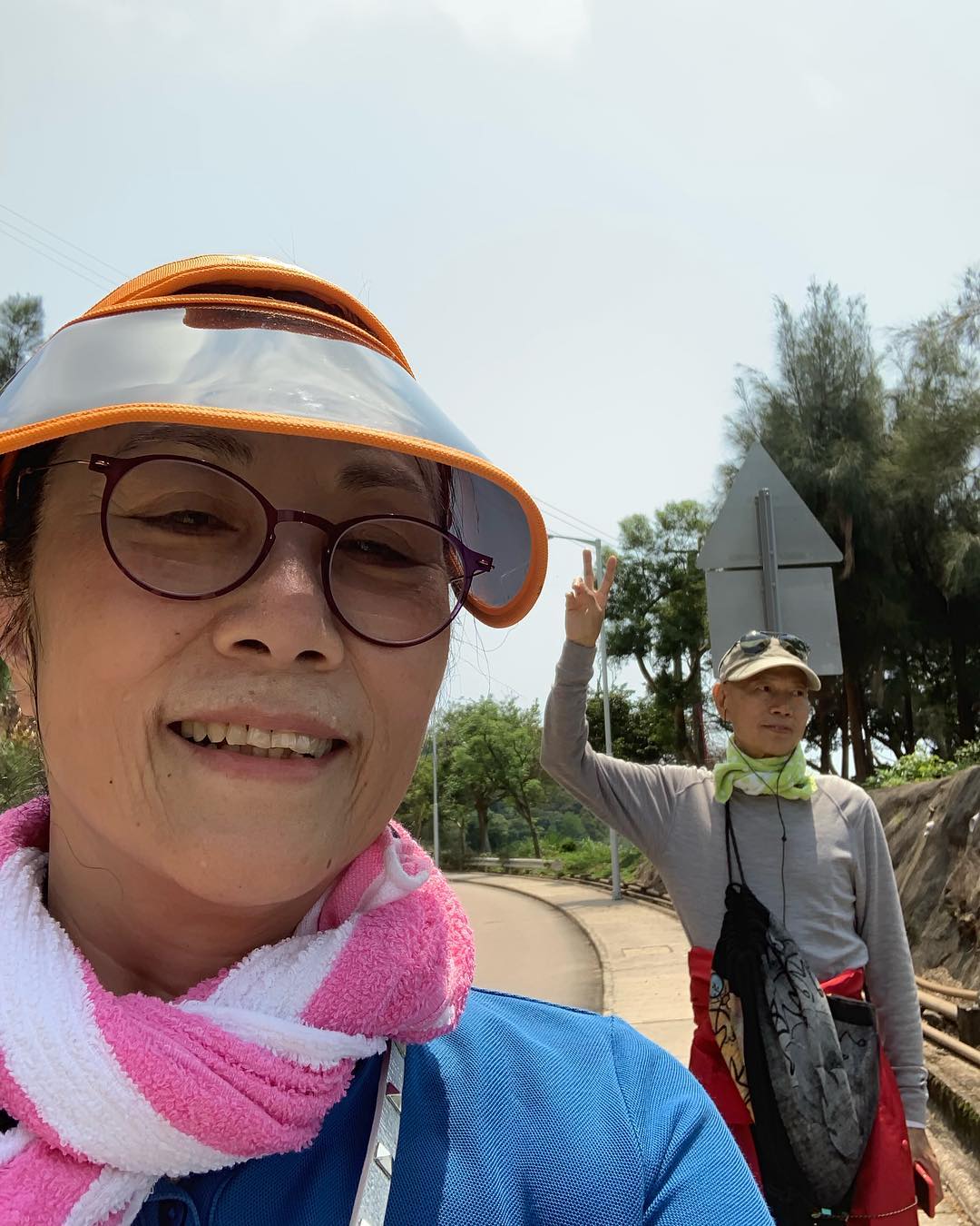 阿姐為拍家英哥,不顧自己身水身汗上鏡。(ig圖片)