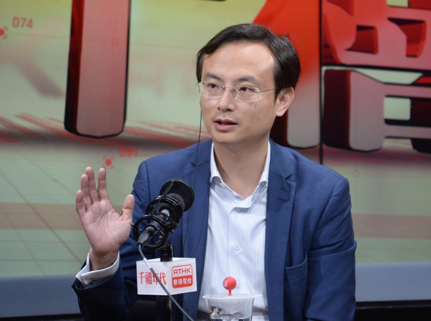 陳沛然表示,醫學會昨晚開會,通過獲業界共識的「第五方案」。