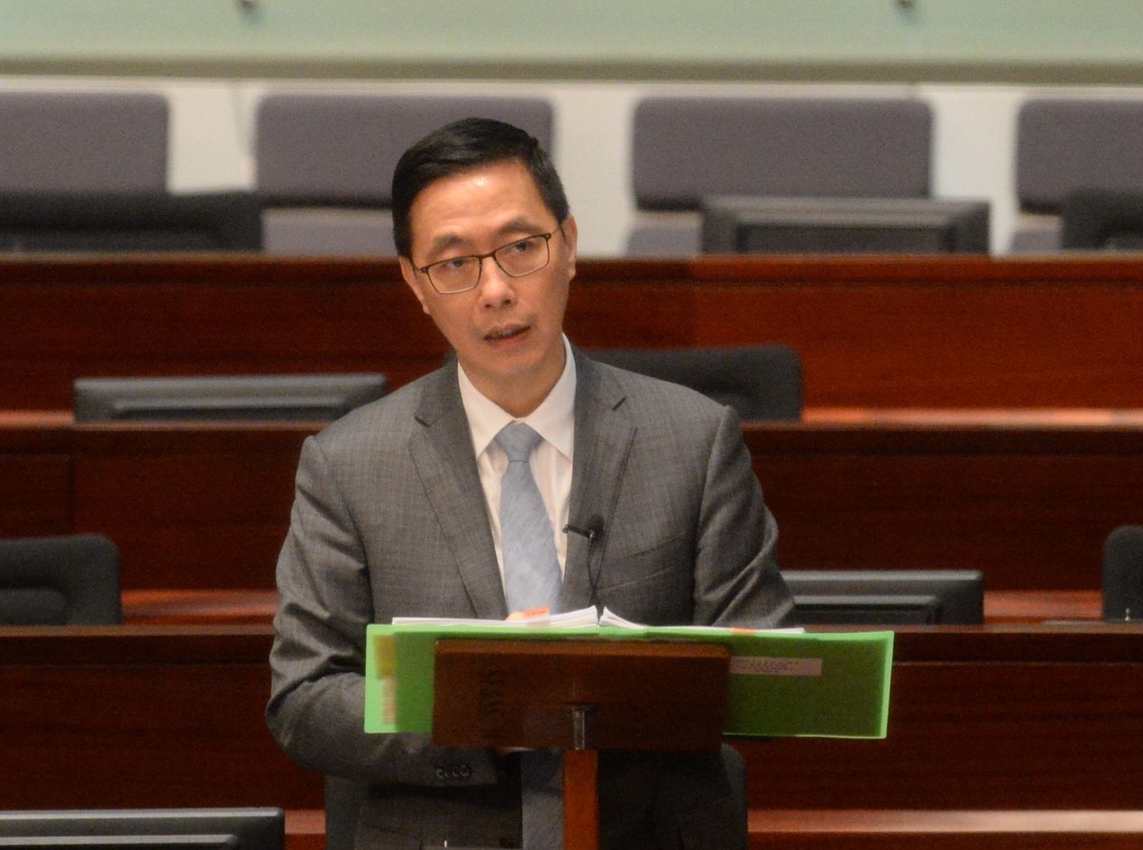 楊潤雄指,會仔細研究議員提出的草案,但認為立法不能解決所有問題。資料圖片