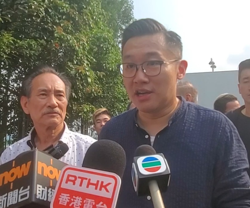 鮮肉大聯盟理事凌偉業(右);豬肉行總商會理事長許偉堅(左)
