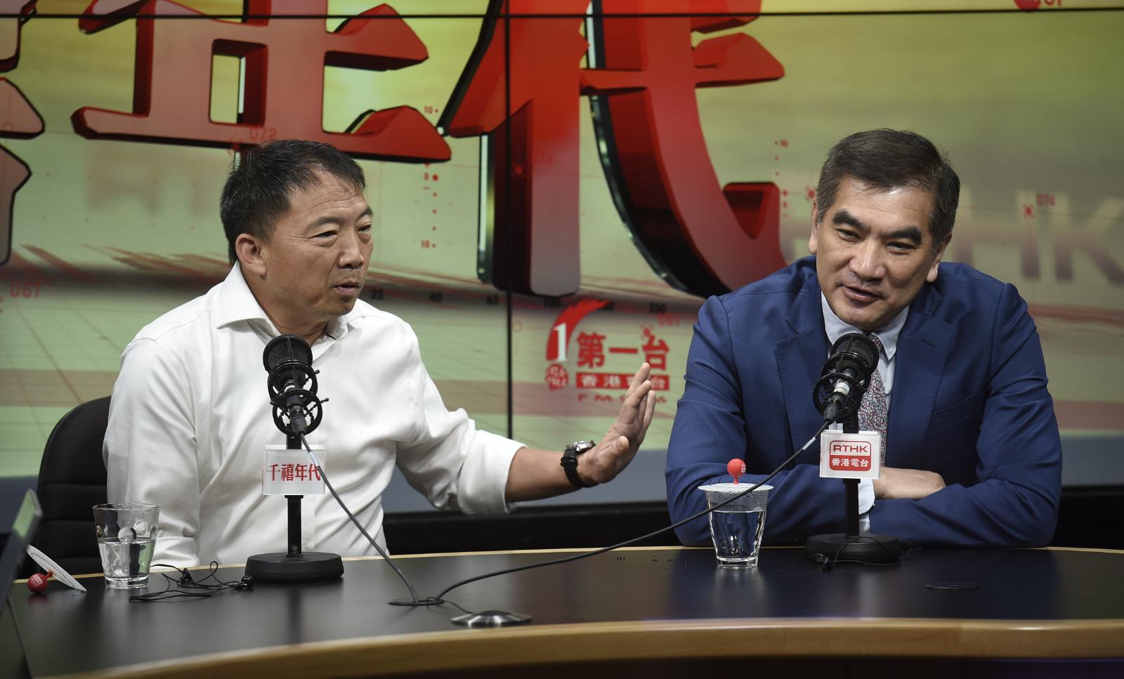 胡志偉(左);鍾國斌(右)。