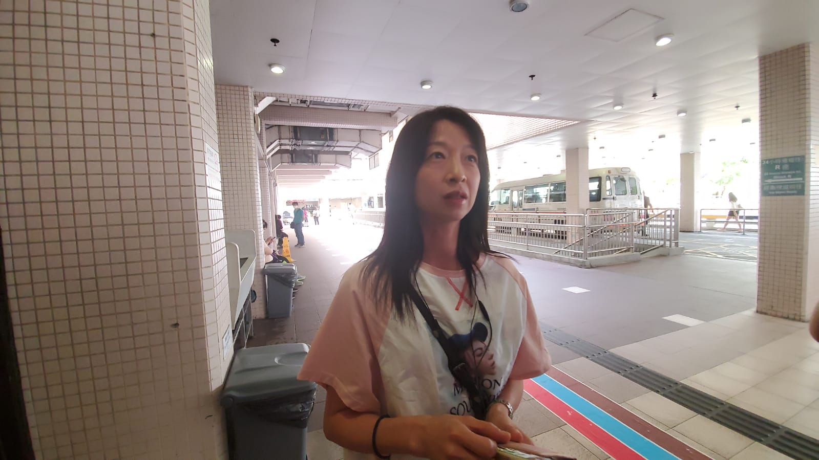 市民周小姐指措施較不便但影響不大。