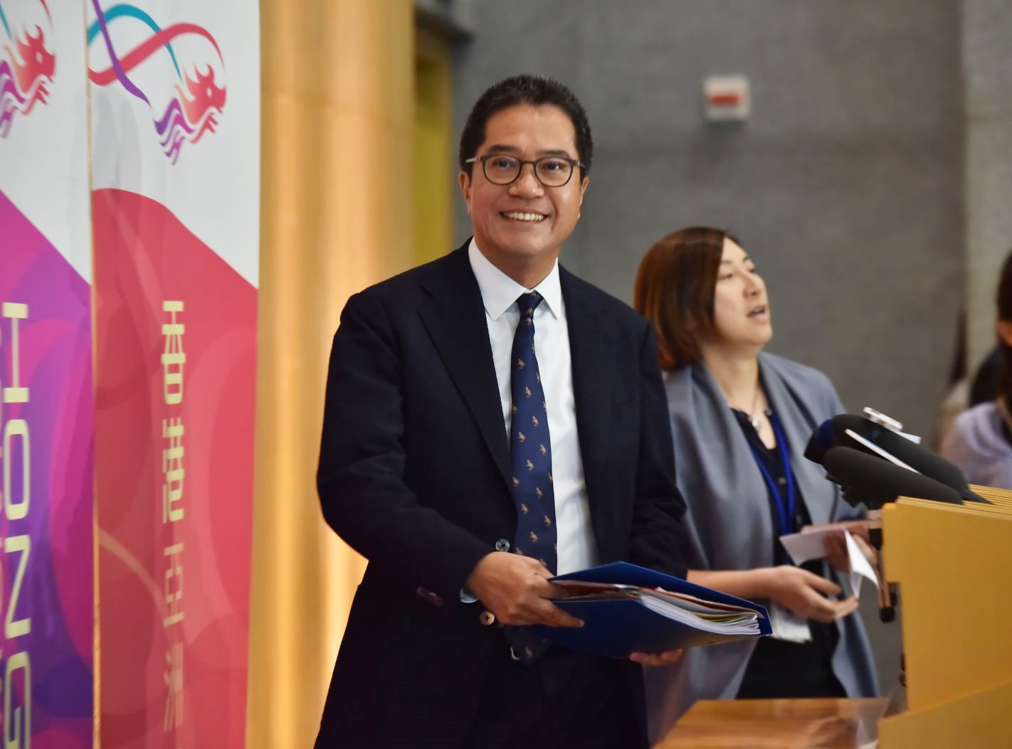 黃偉綸就今年7月至9月賣地計劃會見傳媒。