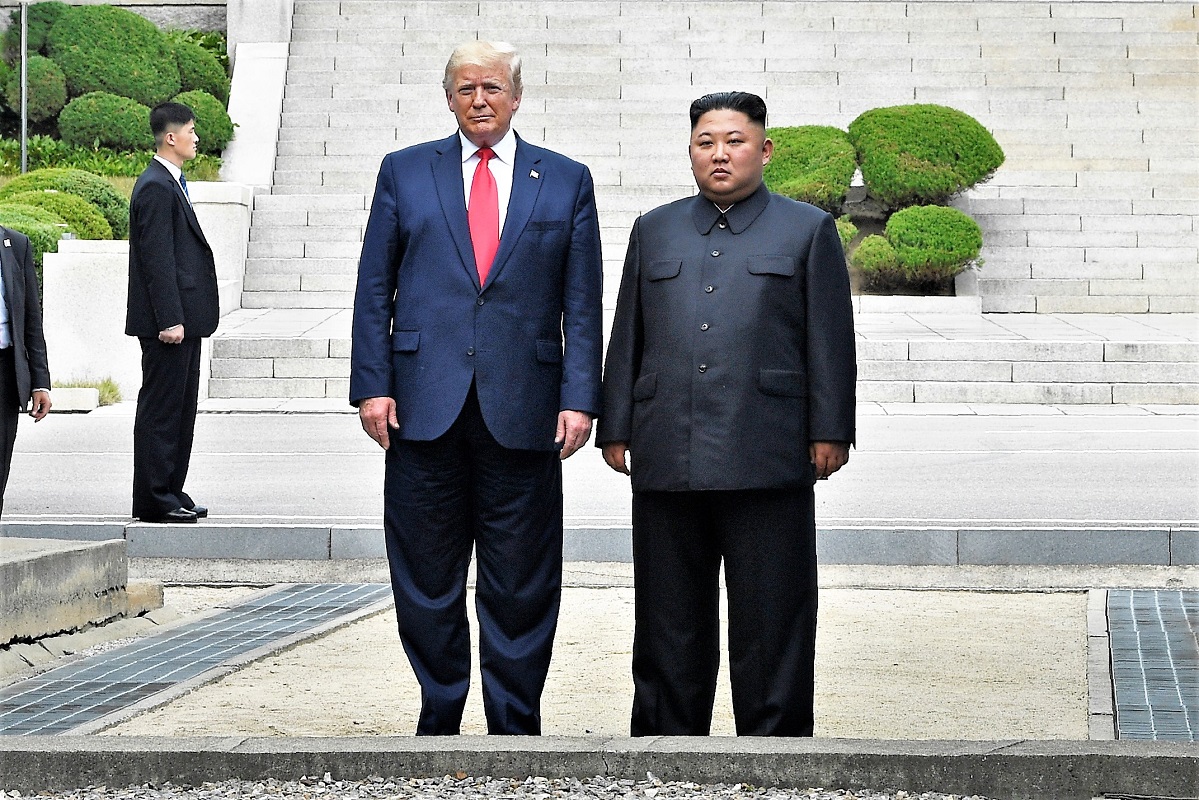 特朗普與金正恩板門店見面握手。AP