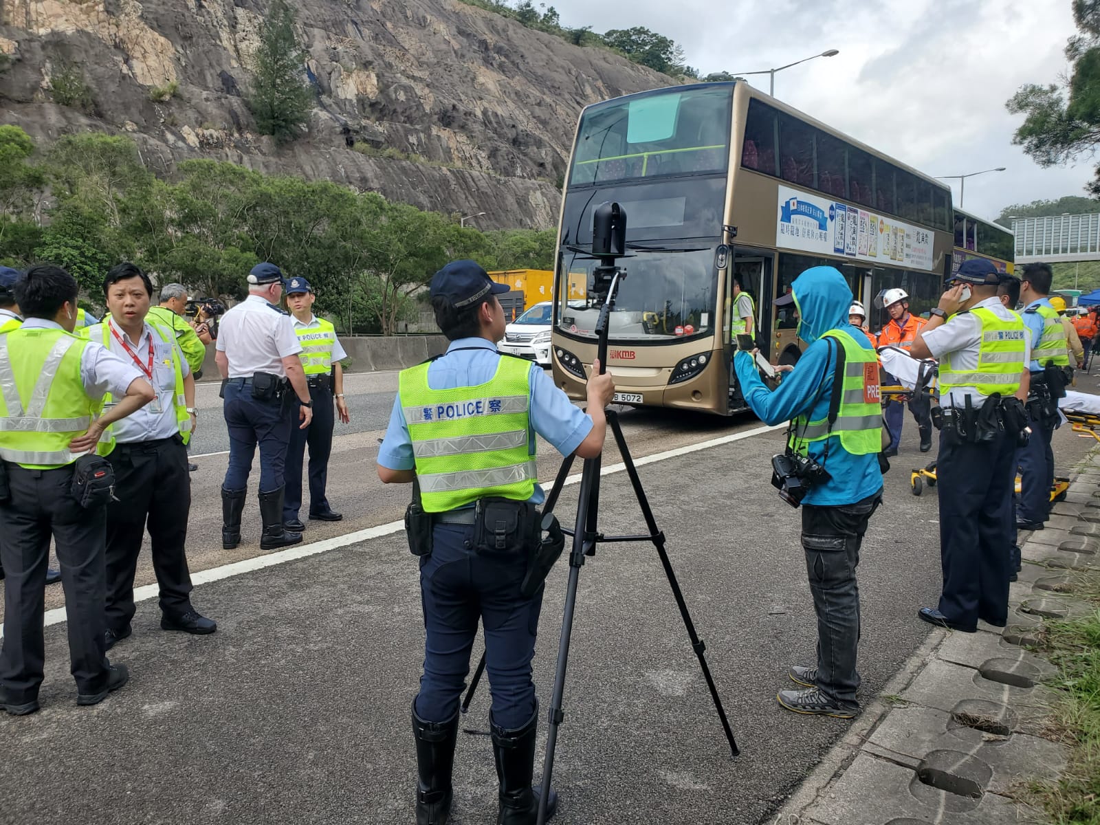 警方在場調查意外。