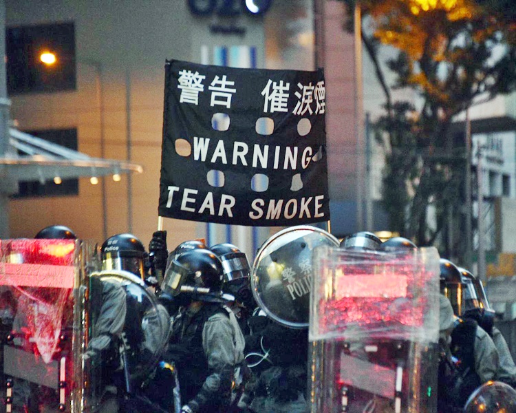 鄧炳強承認,警方要拘捕核心暴力示威者並不容易。