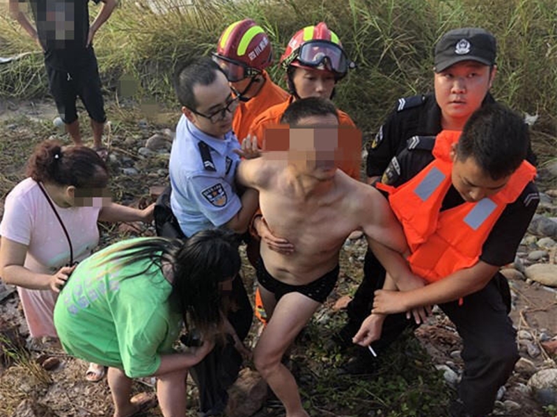 廖男傷人後,感覺事情「鬧大了」,跑到江邊欲輕生跳河輕生。網圖