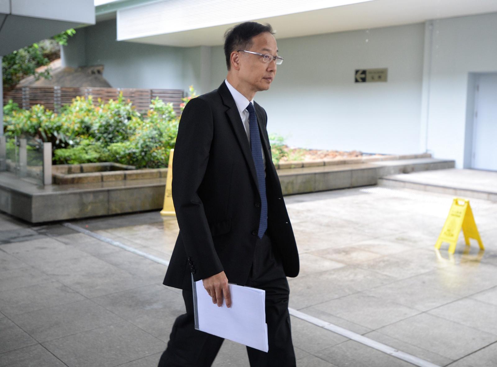 代表港鐵向法庭作出申請的余若海資深大律師。