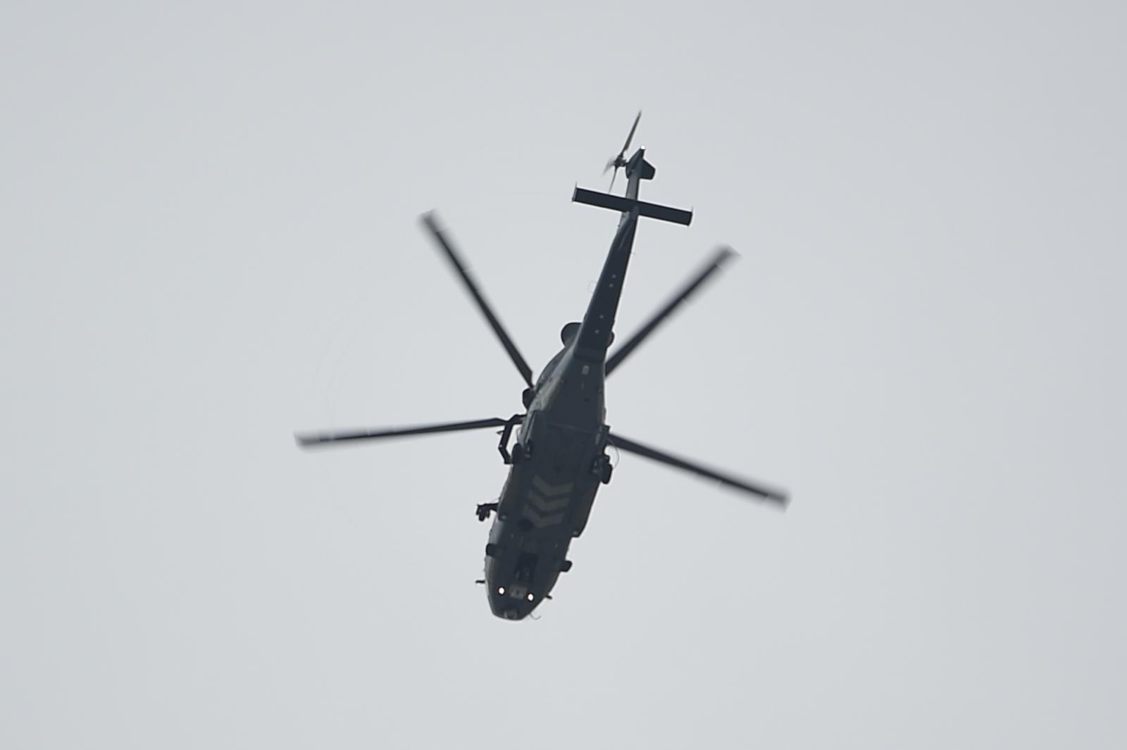 有直升機飛過。