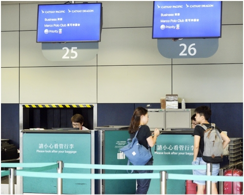 【修例風波】傳國泰再解僱多10人 港龍空姐刪批警貼文仍被炒