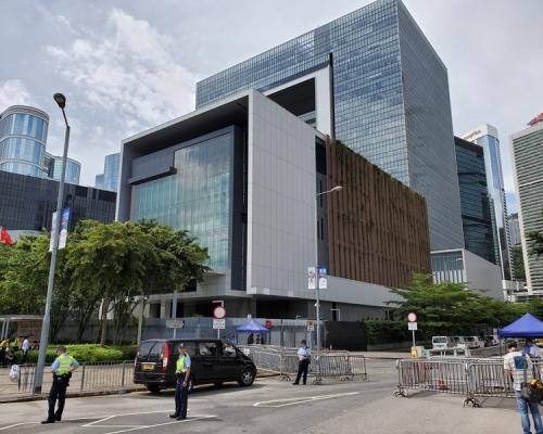 【修例風波】政府貿易主任涉藏「抗爭物資」被捕