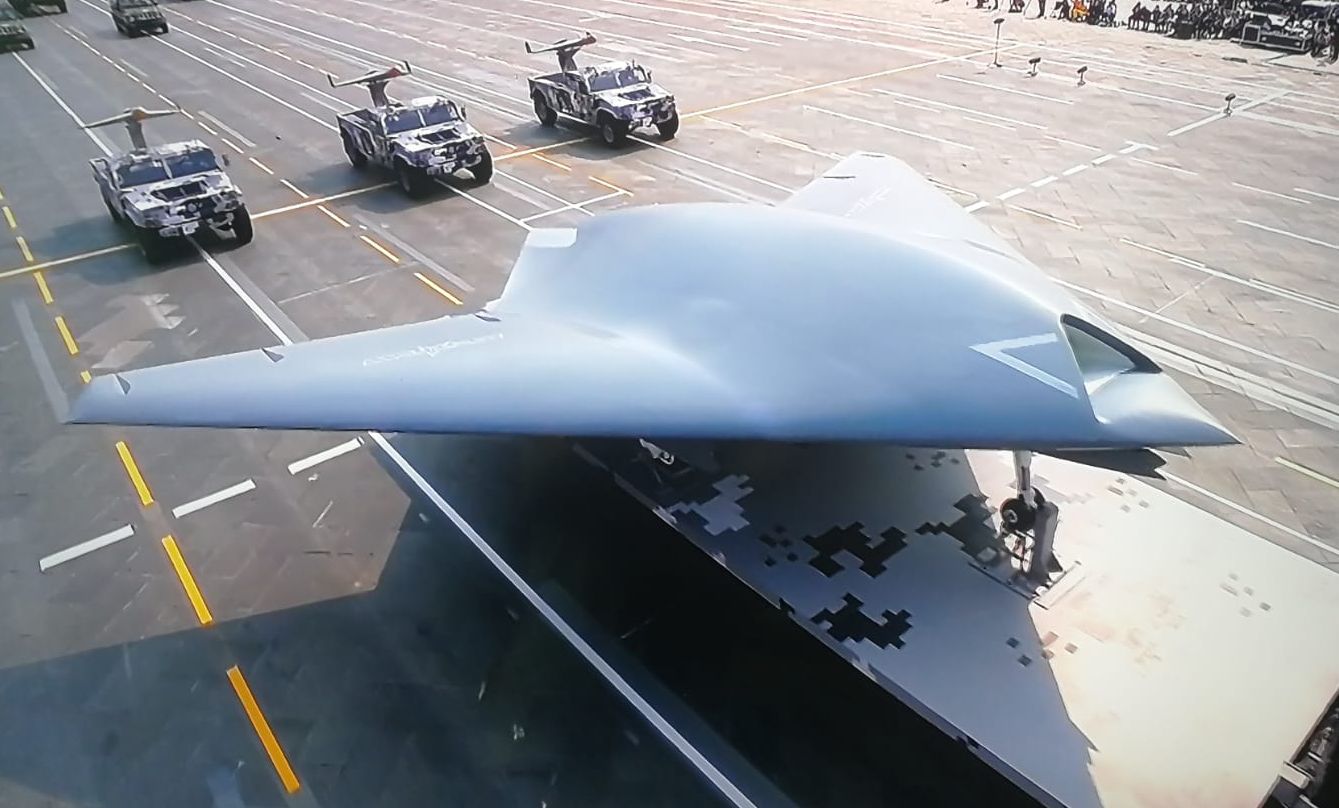 彩虹7隱形無人機。