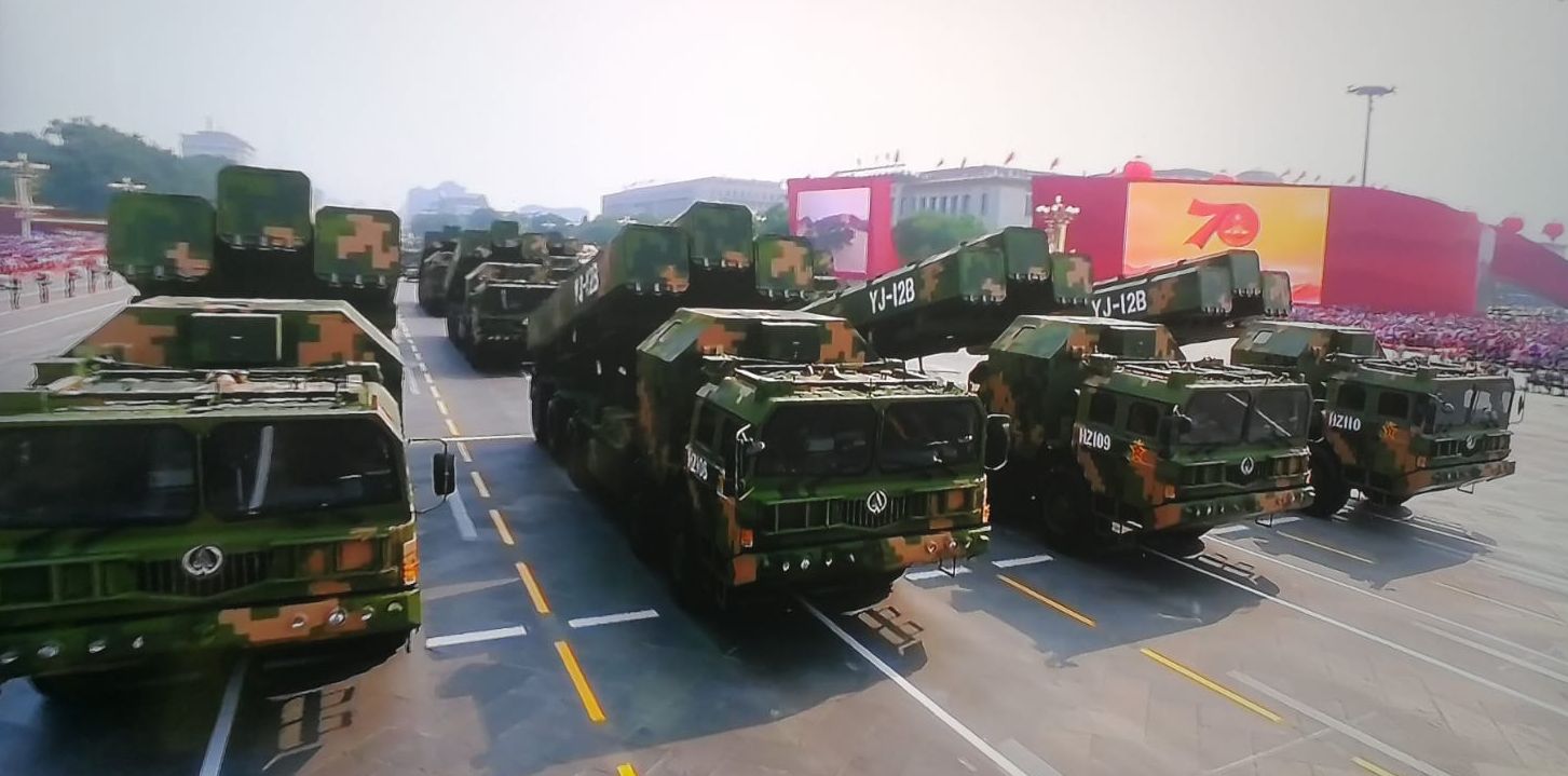 鷹擊12B陸基反艦導彈。