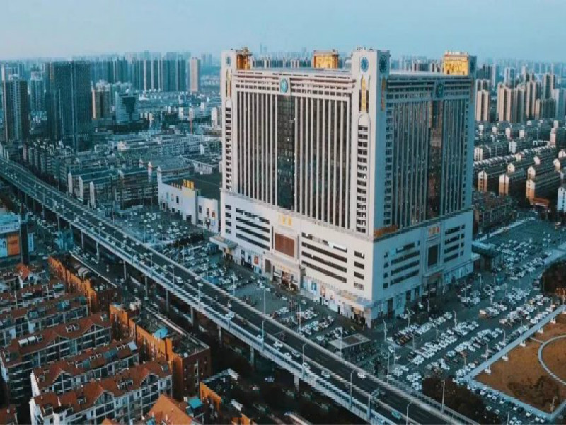 湖南長沙一間綜合型商場「萬家麗國際Mall」在網上爆紅。 網圖