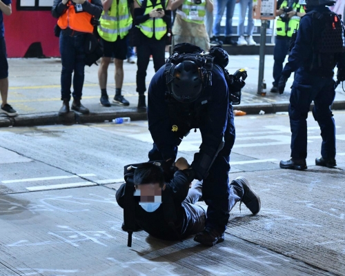 防暴警速龍旺角彌敦道清場 多人被制服