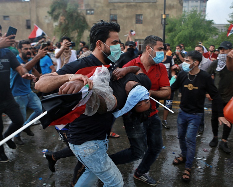 巴格達及中南部多個城市爆發新一輪示威抗議。AP