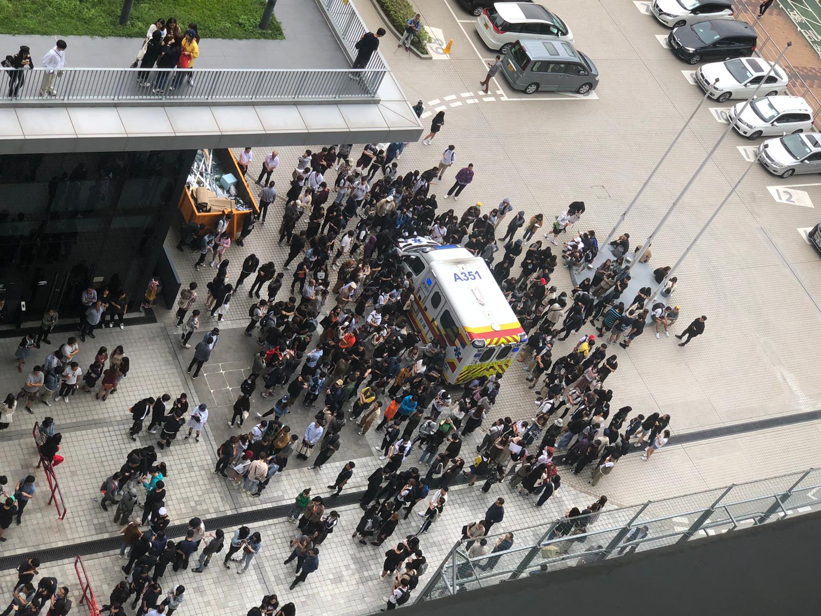 救護車到場處理。網民圖片