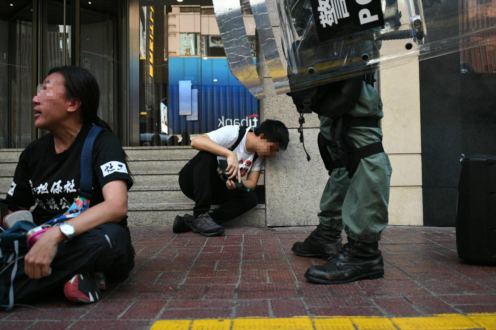 警方銅鑼灣制服多人