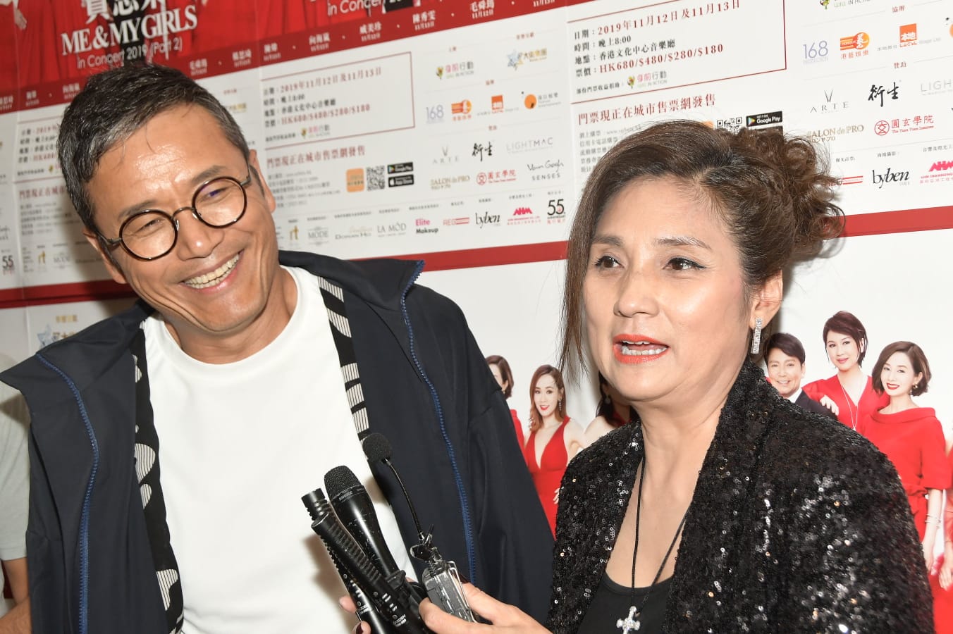 三哥讚好老婆歌藝好,仲鼓勵佢做歌星。