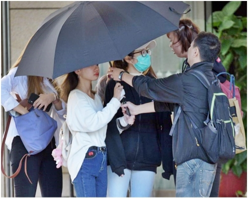 【大三罷】涉旺角擲汽油彈城大女生准保 官苦口婆心庭上多人落淚