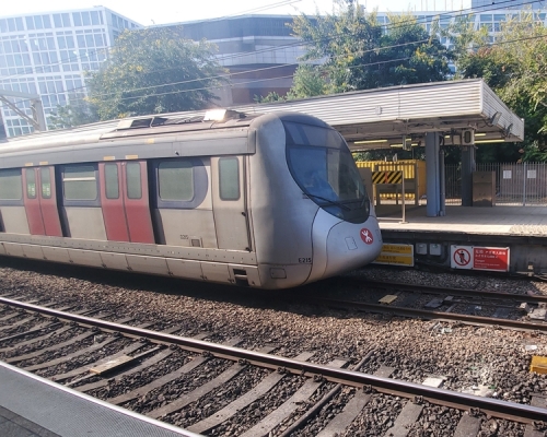港鐵：東鐵線紅磡至九龍塘站暫停服務 油麻地站重開