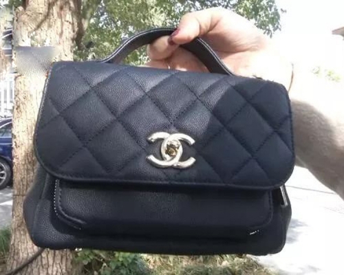 杭州女花逾2萬專門店買名牌手袋 「擺唔穩」要求退貨