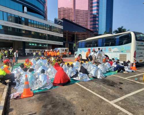 【修例風波】學生陸續受勸步離理大 大批傷者等待救援