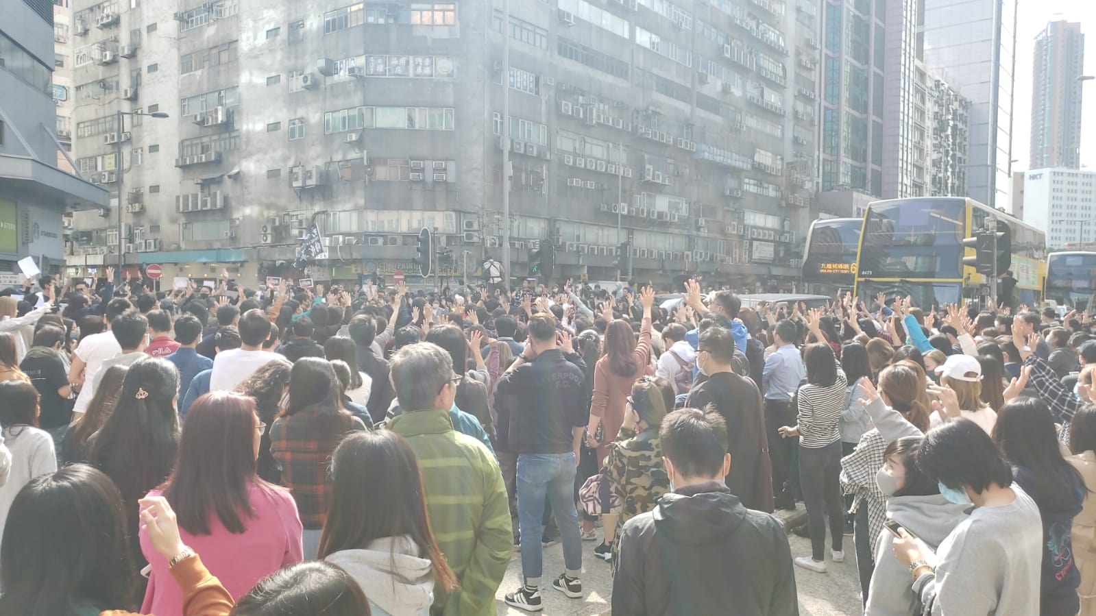 示威者佔據長沙道馬路。圖:讀者提供