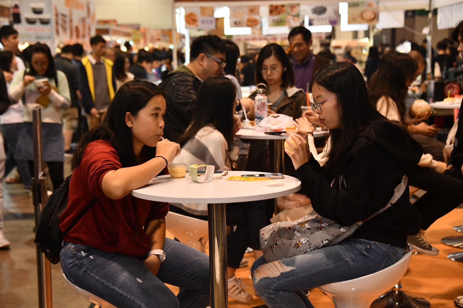 冬日美食節最後一天人流增加