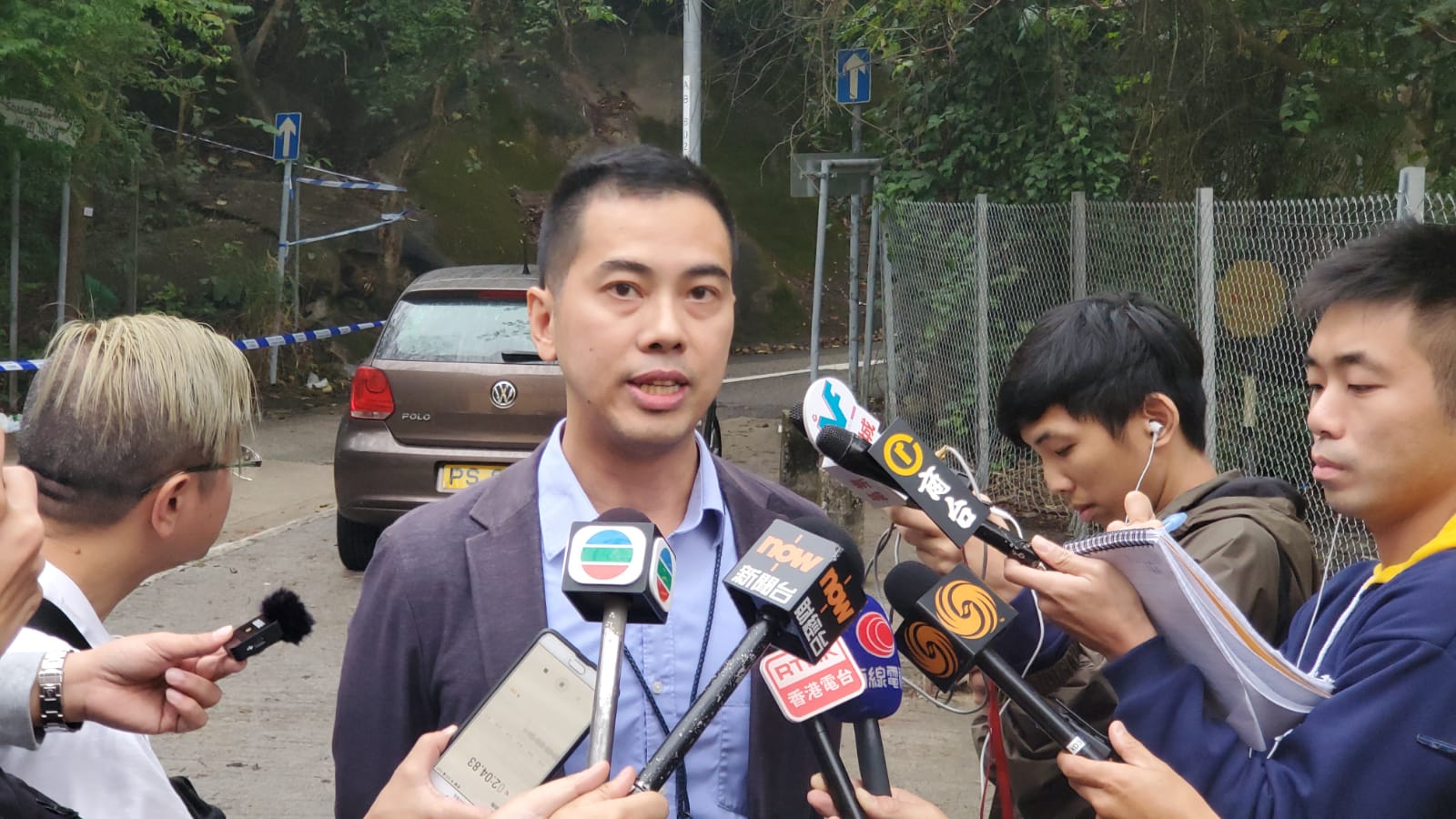 警慈雲山檢汽油及空玻璃樽 料可製造逾100汽油彈