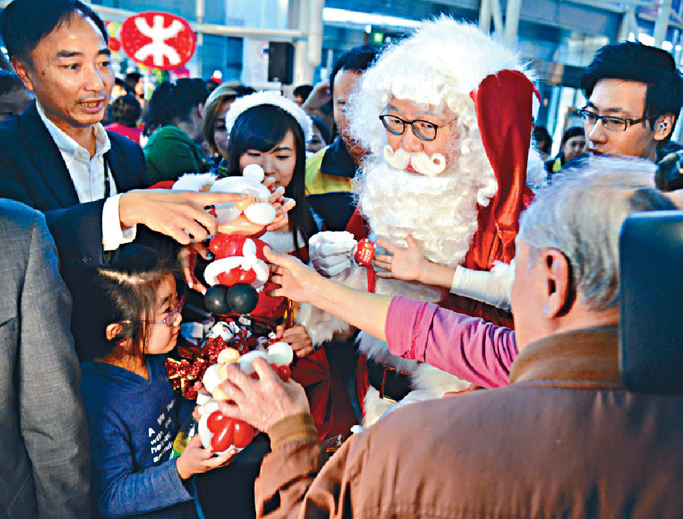executive日记——青衣站同大小舞蹈员表演 「圣诞fit
