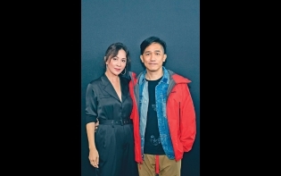 旗下品牌新系列亮相上海時裝周 嘉玲獲偉仔捧場 盛讚:好精力