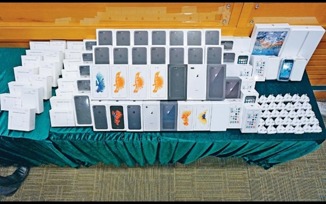海關拘19人包括主腦 假iPhone銷全港 黑心配件呃客