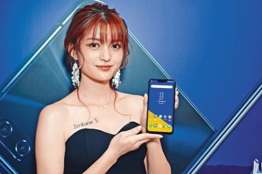 ZenFone 5雙鏡進化 AI學習拍攝喜好 ZenFone 5雙鏡進化 AI學習拍攝喜好