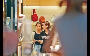 孻女暑假後 加國升學 毛舜筠箍實小公主密密見
