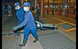行兇後氦氣袋笠頭自殺亡 父親節三屍案 濕疹女刀殺父母