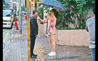 視后大熱 女神轉Look 索腿李佳芯 變暴力「10巴師奶」