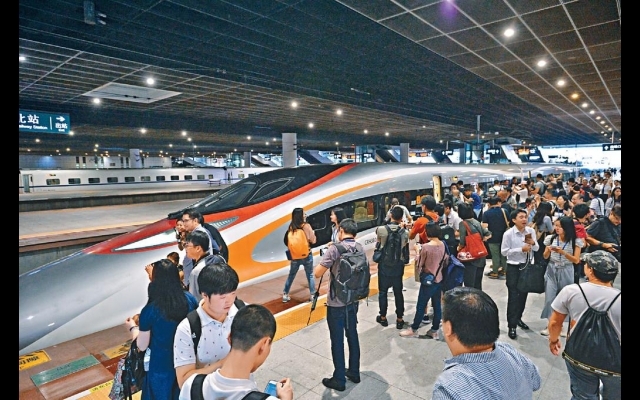 運作大致暢順 有待磨合 高鐵通車日10甩漏