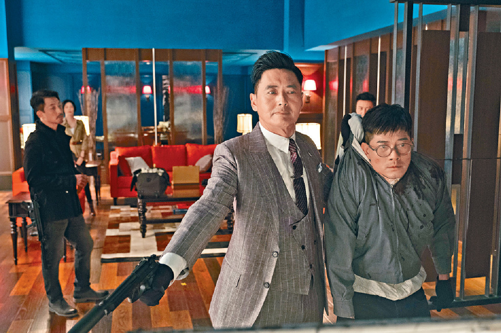 《无双》的周润发与郭富城齐齐入围,争夺影帝荣衔.