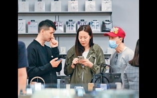 將監演新片 爭取時間拍拖 跟得丈夫甄子丹 護「老闆」Shopping