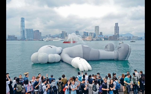 中環海濱平台變打卡熱點 巨型COMPANION攤唞至月尾