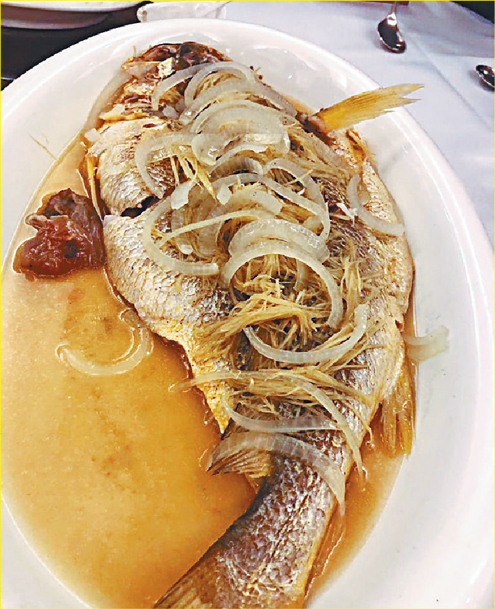 薑絲蒸東海大黃魚p/ 薑絲蒸東海大黃魚p/