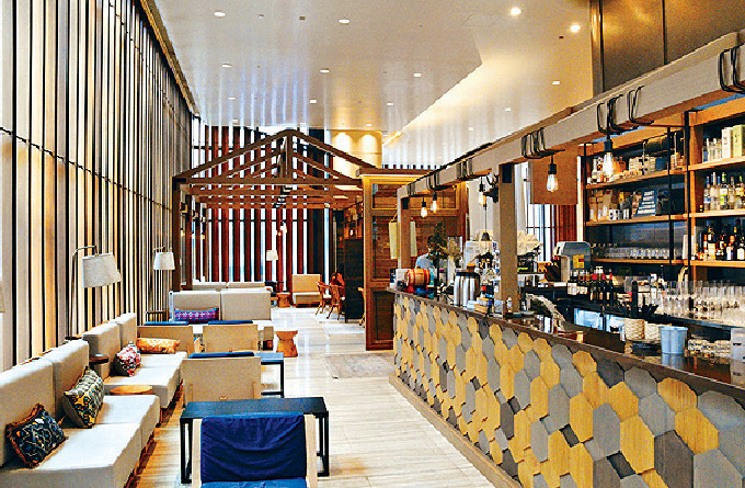 ■Lounge Hakuba以日本登山滑雪勝地的酒吧小屋為設計理念。p/　　